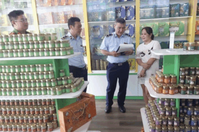 Sự thật ki:nh ho;à:ng bên trong hơn 2,3 vạn hũ yến chưng vừa bị CA thu giữ khiến người tiêu dùng ‘tím tái mặt mày’